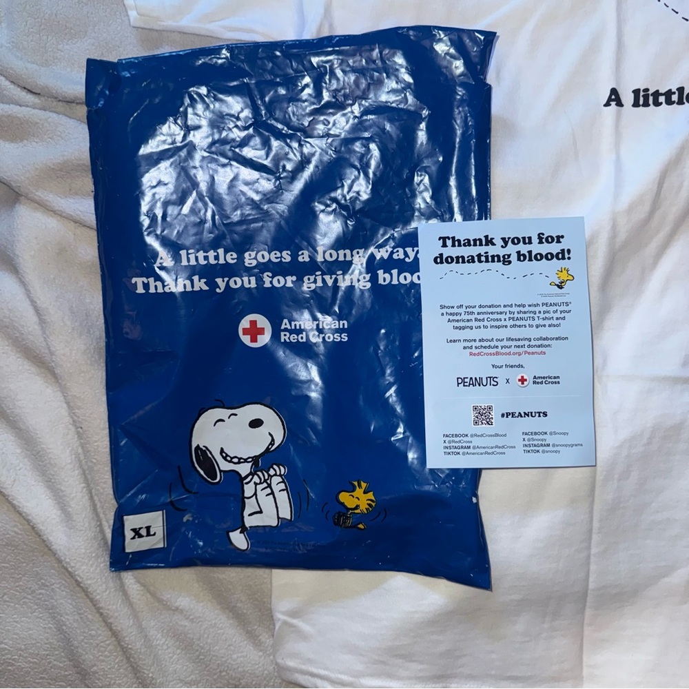 NEW Peanuts x American Red Cross Limited Edition Graphic Tee Woodstock Print XXL - Picture 5 of 6